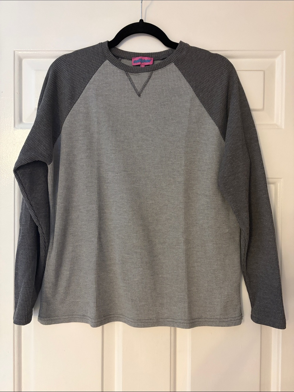 Edikted - Womans Two-Tone Gray Waffle Long Sleeve Shirt, Size: XS (USED)